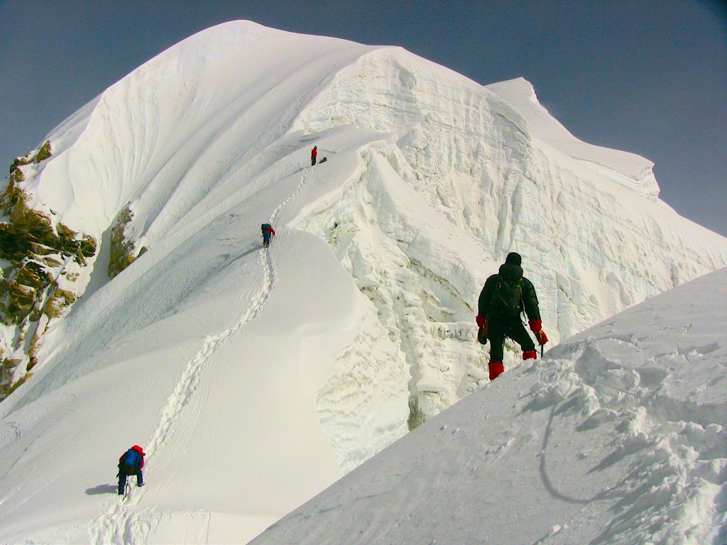 Climbing at around 7000 meter on summit day on Baruntse