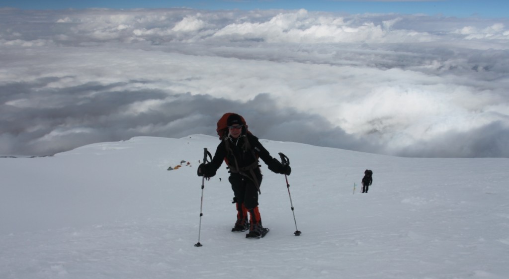 Climbing from camp 2 against camp 3 on Mustagh Ata